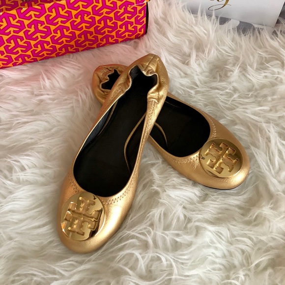 Tory Burch Shoes - 💕EUC Gorgeous TORY BURCH gold flats!